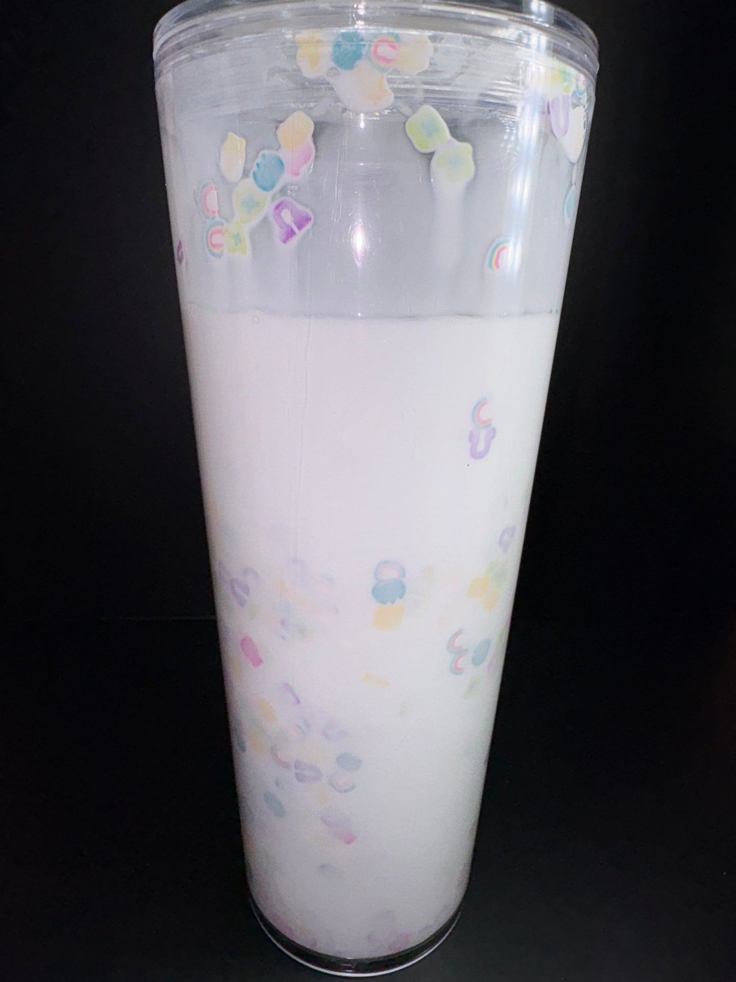 LUCKY CHARMS MILKY 24 0Z SNOW GLOBE PLASTIC CUP