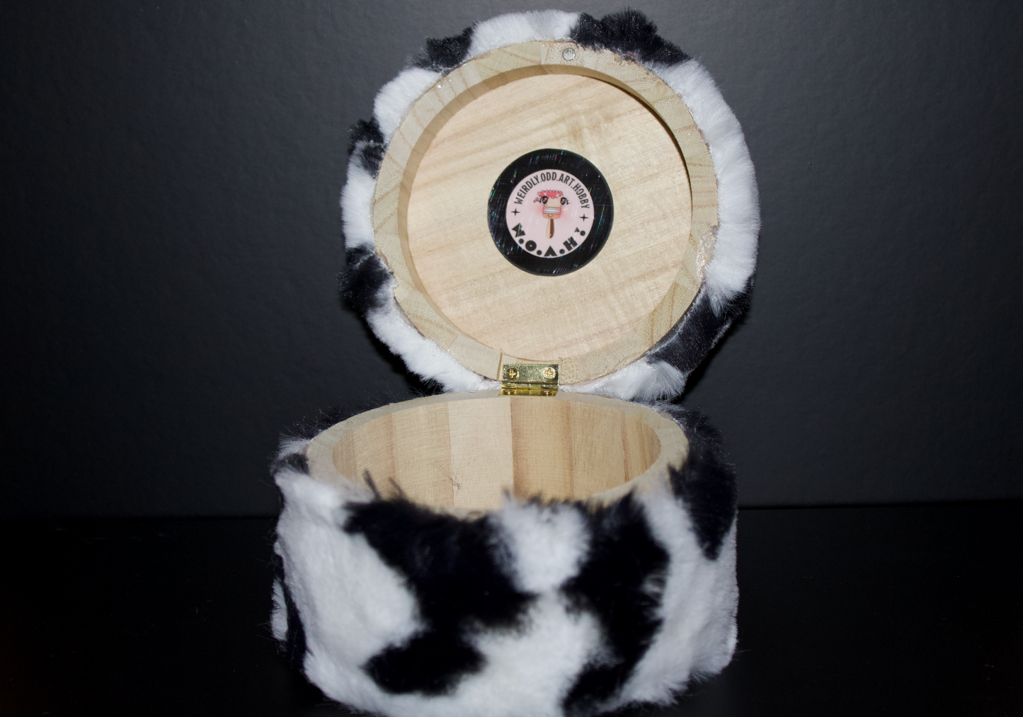 SMALL COW PRINT CHEST