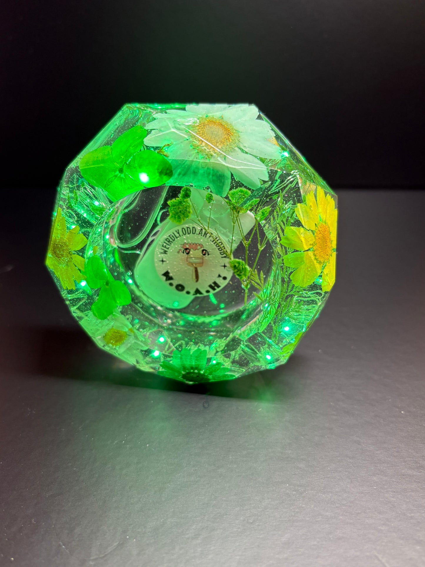 GREEN OCTAGON SHAPED ASH TRAY LIGHTS UP