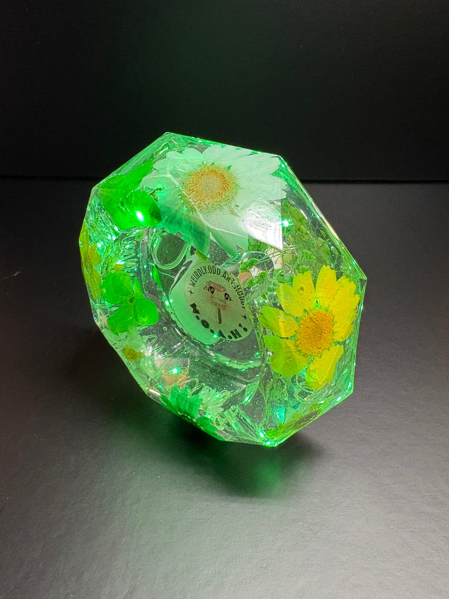 GREEN OCTAGON SHAPED ASH TRAY LIGHTS UP