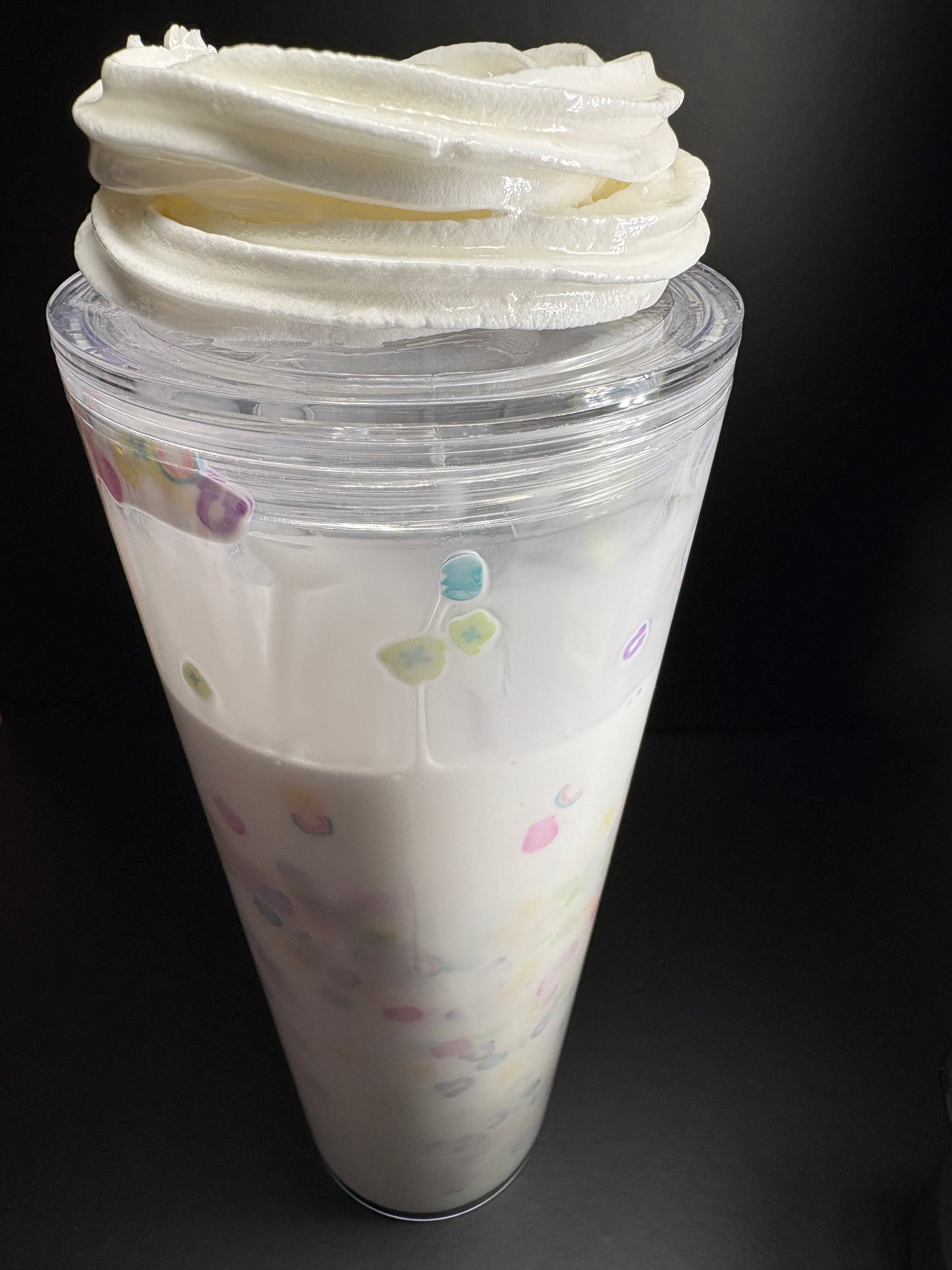 LUCKY CHARMS MILKY 24 0Z SNOW GLOBE PLASTIC CUP